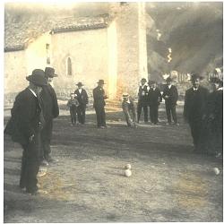 Place de l'église - jeu de boules au masculin